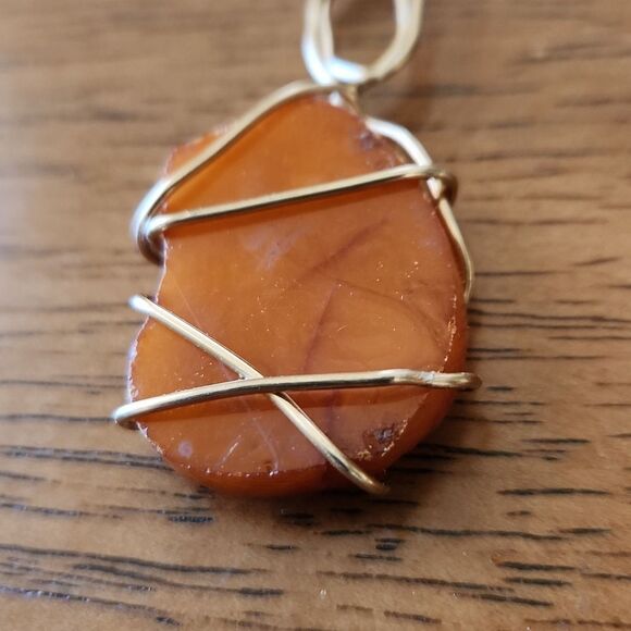 Gold aluminum wire wrapped Baltic Lithuanian amber pendant - Picture 1 of 5